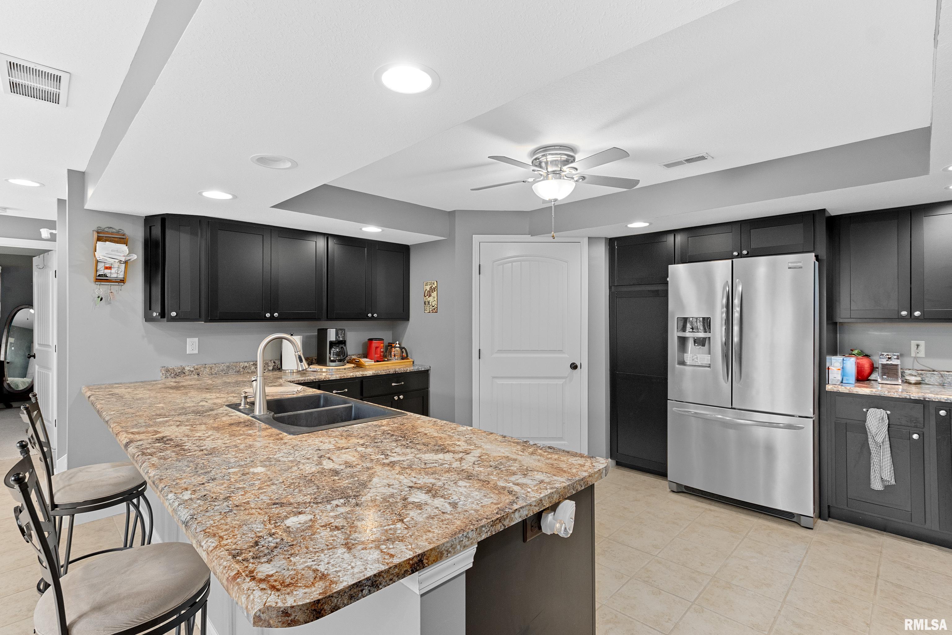 1834 Kingsbury Road Washington, IL 61571 - Photo 4 of 43 Gallery Image 4