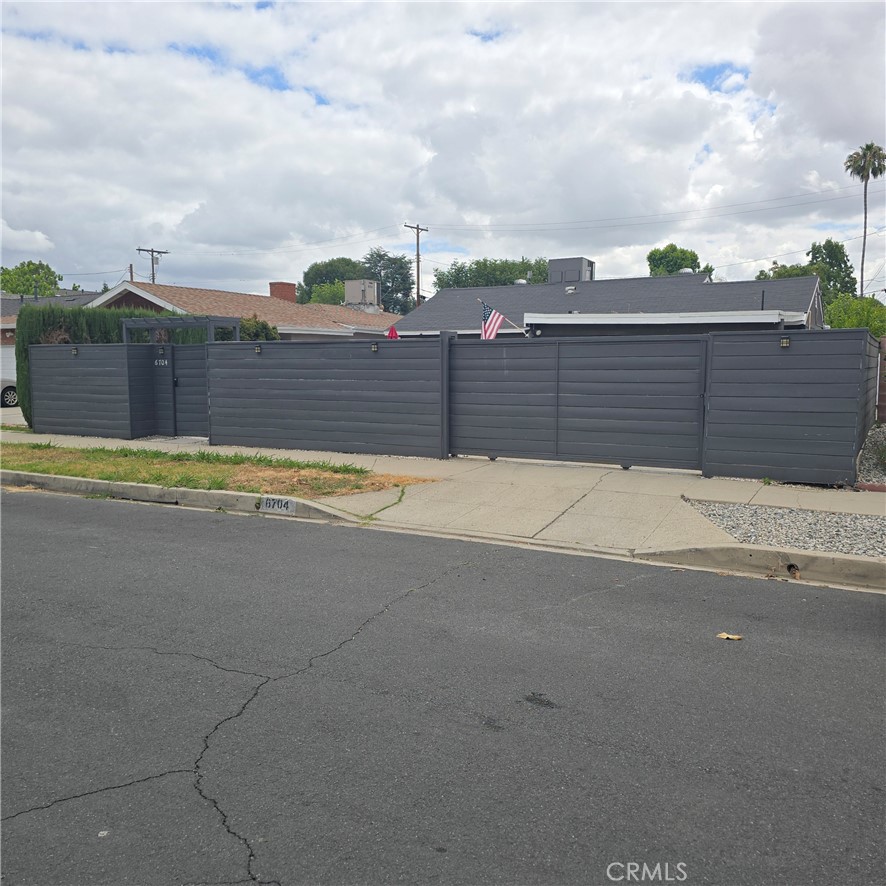 6704 Rhea Avenue Reseda, CA 91335 - Photo 2 of 18