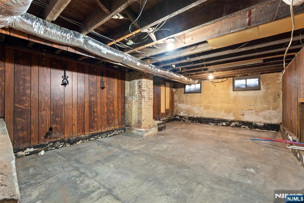 92 South Devine Street Newark, NJ 07106 - Photo 30 of 33 a view of an empty room