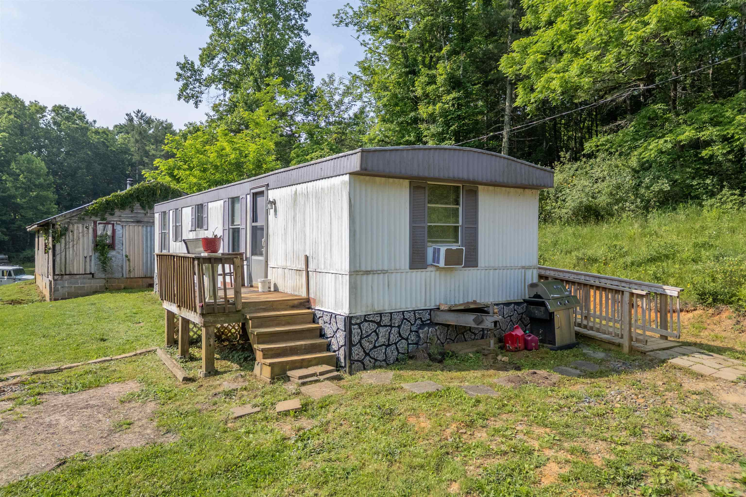 2268 Reedsville Road Northwest Willis, VA 24380 - Photo 3 of 77 Gallery Image 3