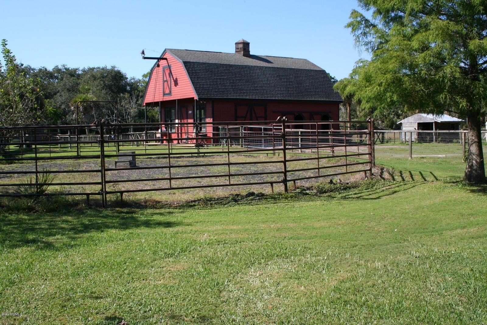 1680 Atz Road Malabar, FL 32950 - Photo 4 of 24 Barn