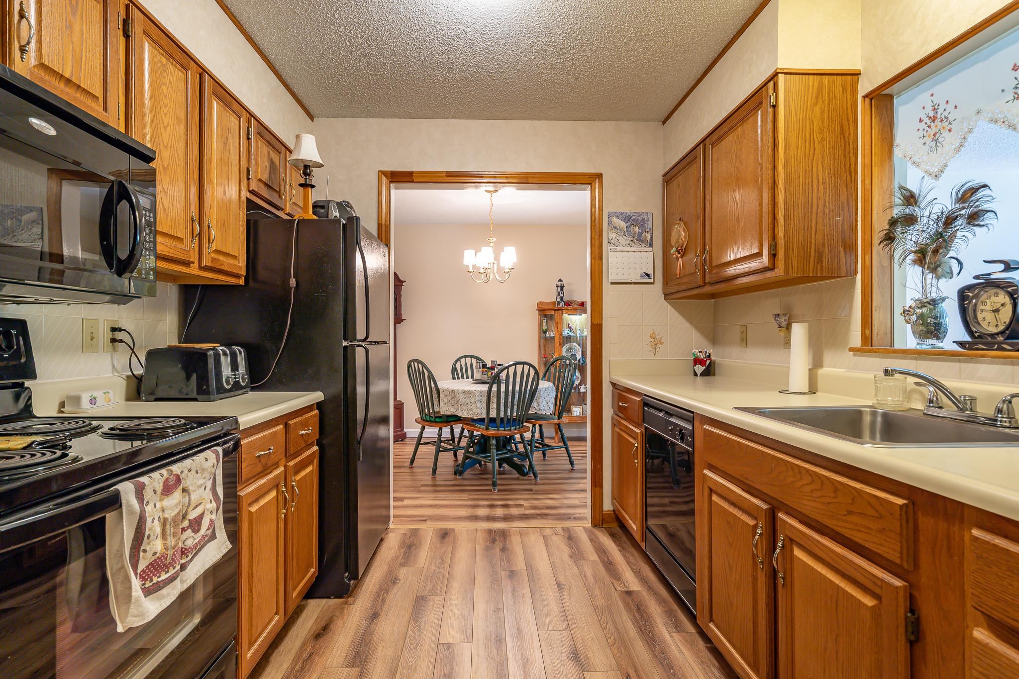 490 River Road, Unit 30 Manchester, NH 03104 - Photo 21 of 34