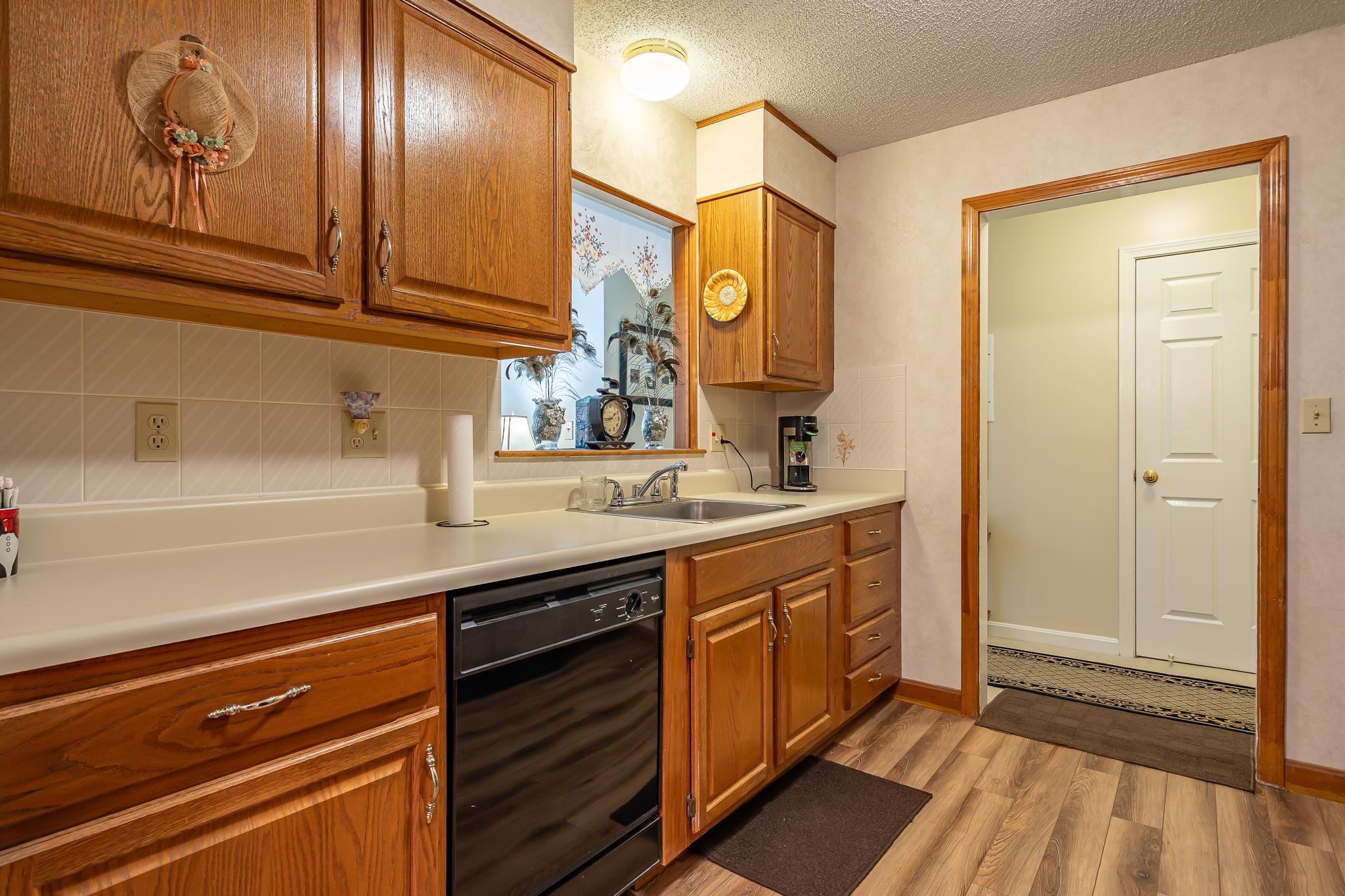 490 River Road, Unit 30 Manchester, NH 03104 - Photo 23 of 34