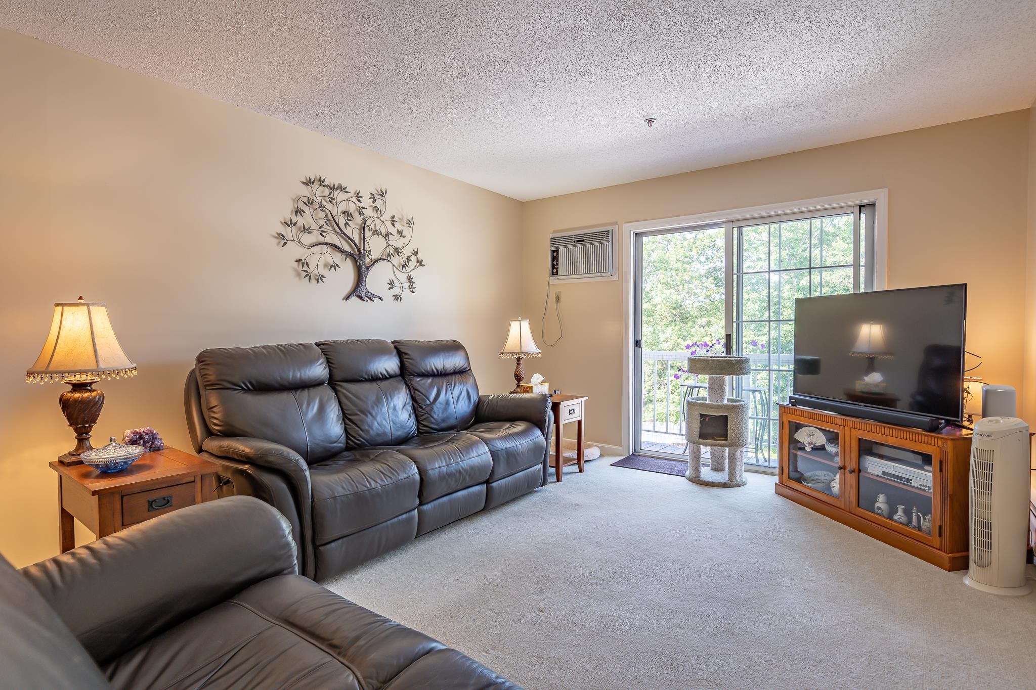 490 River Road, Unit 30 Manchester, NH 03104 - Photo 3 of 34