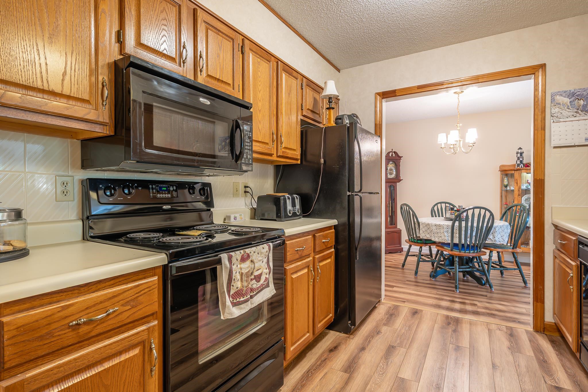 490 River Road, Unit 30 Manchester, NH 03104 - Photo 4 of 34