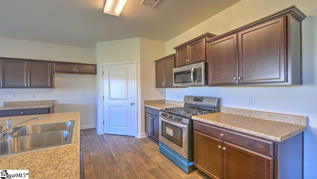 231 Hillendale Way Pelzer, SC 29669 - Photo 12 of 36 Gallery Image 12