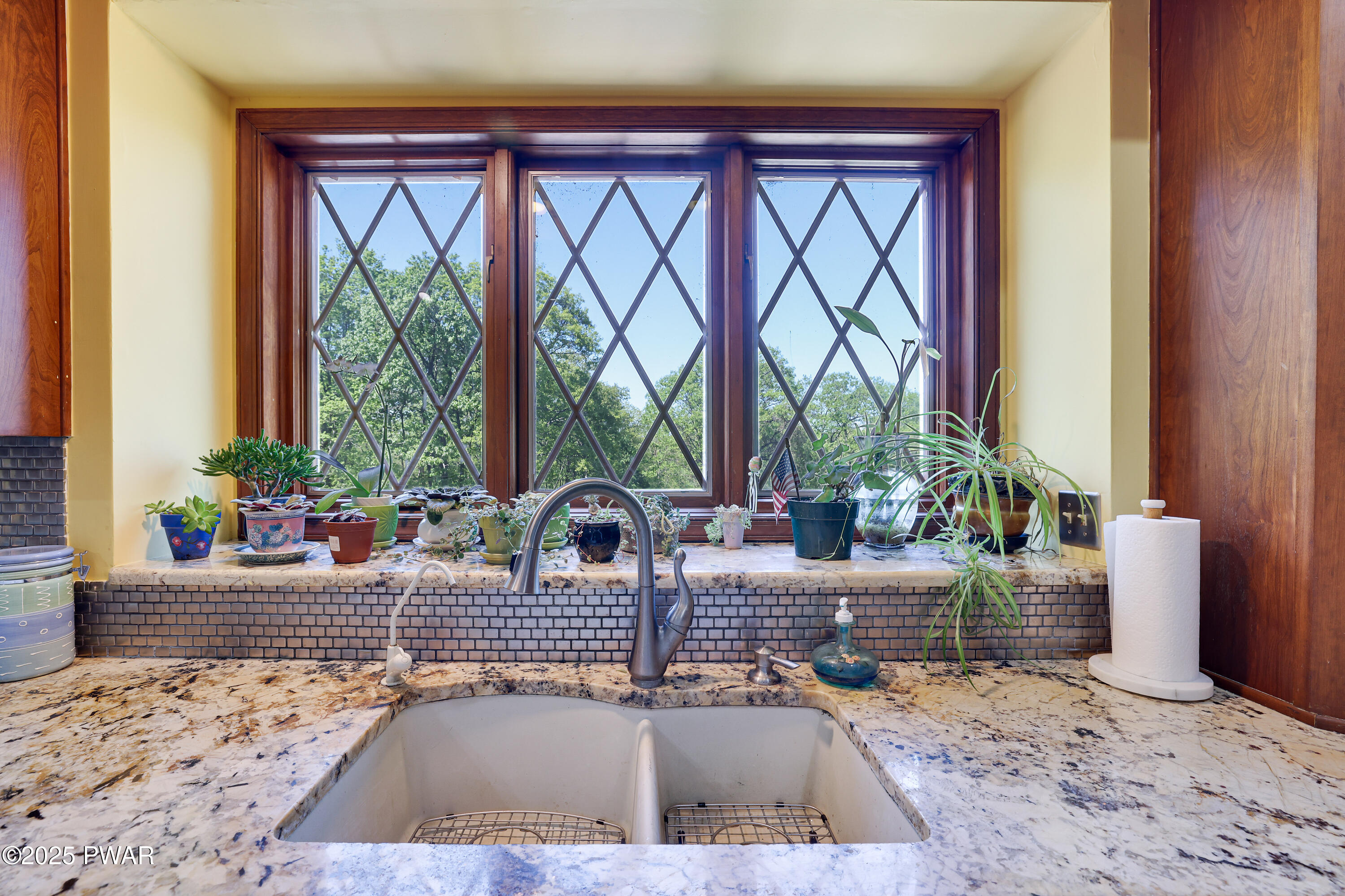 555 Valley View Road Dallas, PA 18612 - Photo 36 of 99 kitchen