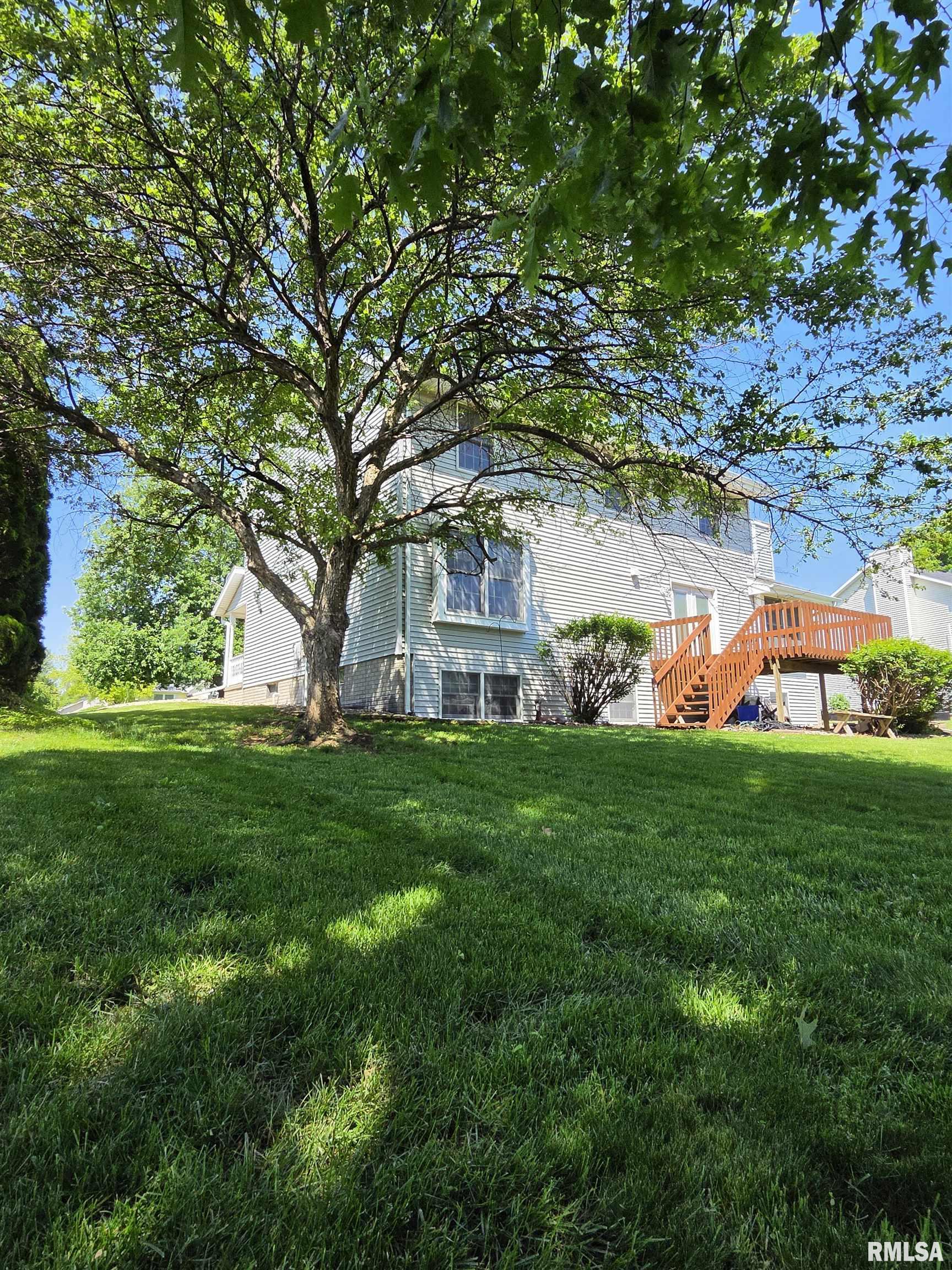 3 Peppertree Court Washington, IL 61571 - Photo 3 of 40