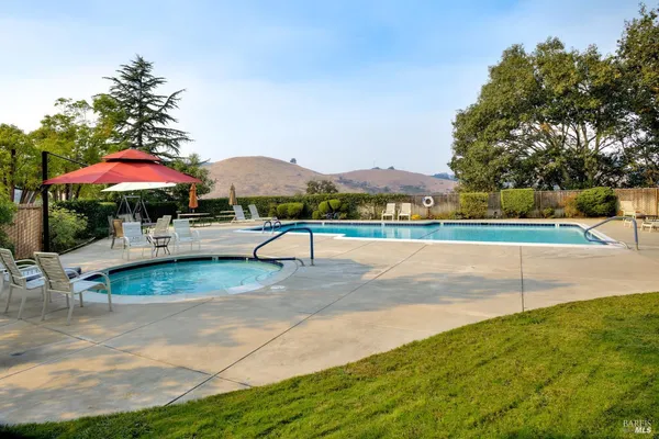 $425,000 | 15 Meadowview Drive, Novato, CA 94949