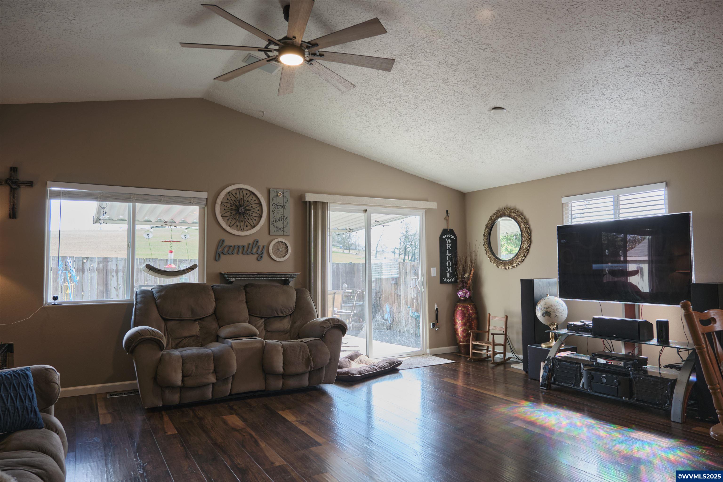 777 Salamander Road Southeast Jefferson, OR 97352 - Photo 8 of 38 Gallery Image 8