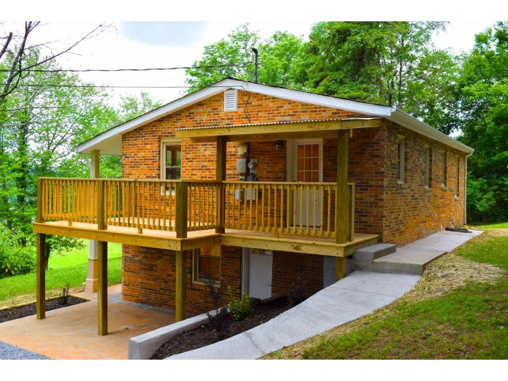 252 Watson Road Bristol, TN 37620 - Photo 1 of 25 Everything Like New