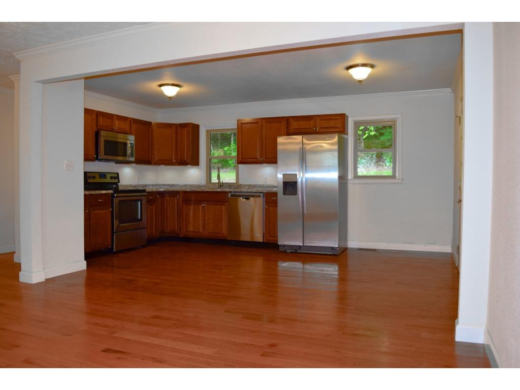 252 Watson Road Bristol, TN 37620 - Photo 12 of 25 Large Open Concept