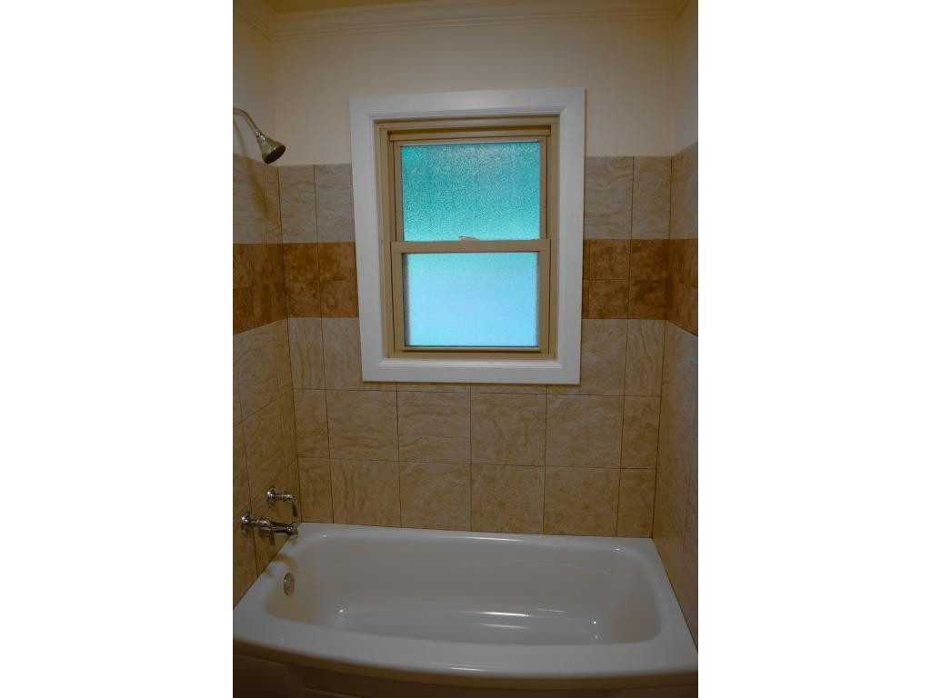 252 Watson Road Bristol, TN 37620 - Photo 13 of 25 Full Bath Upstairs