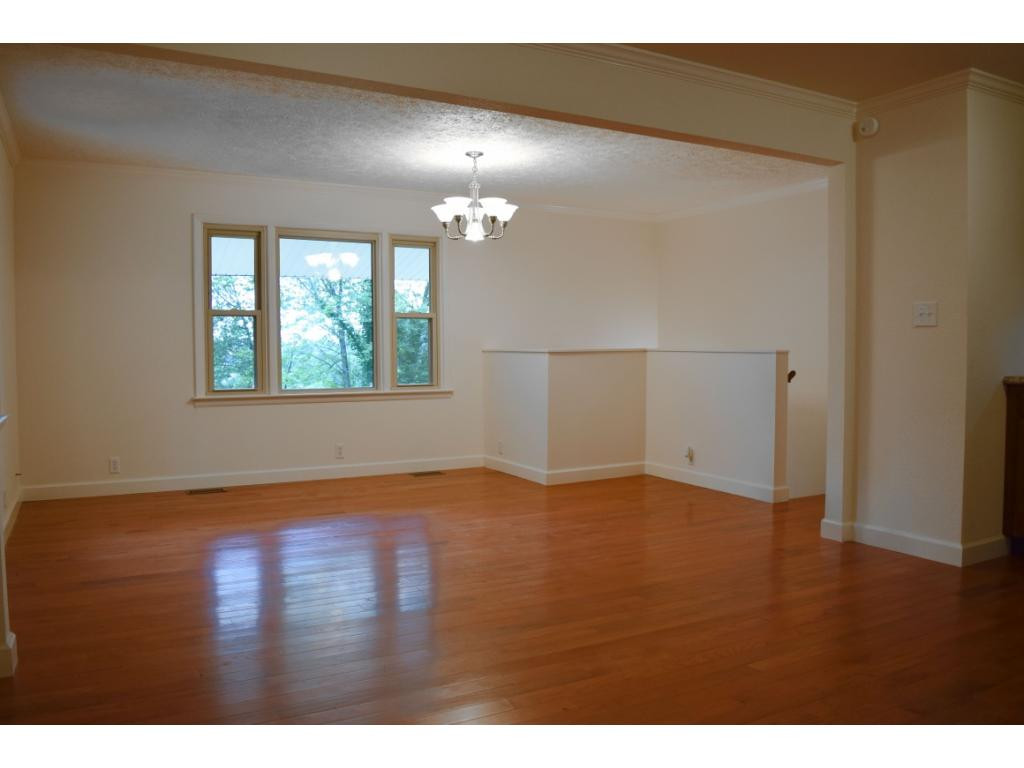 252 Watson Road Bristol, TN 37620 - Photo 9 of 25 Beautiful Hardwood Floors