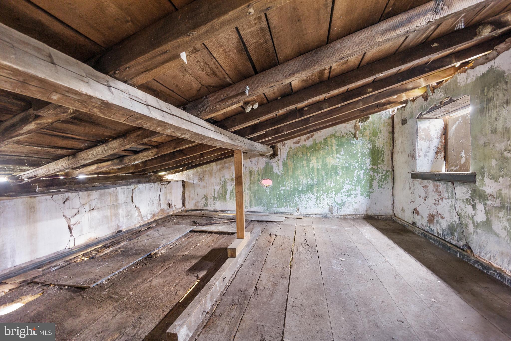 260 Bethesda Road Elverson, PA 19520 - Photo 27 of 35 Loft area above rear room