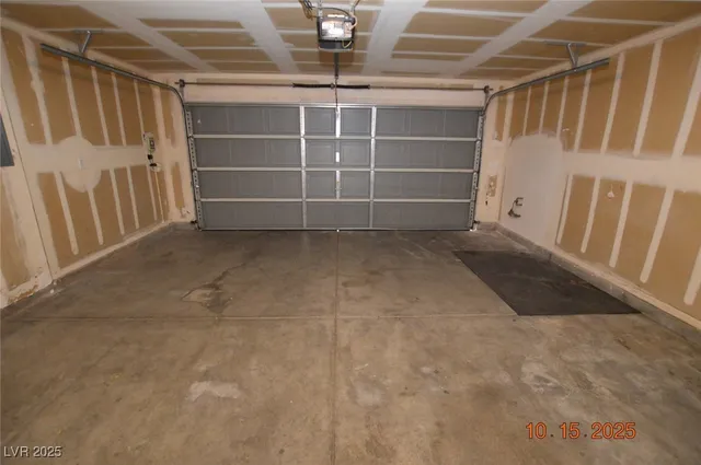 $1,950 | 3969 North Jazzy Ginger Court, Las Vegas, NV 89129