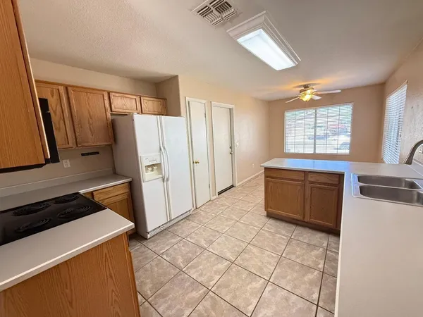 $2,000 | 3623 West Villa Linda Drive, Glendale, AZ 85310