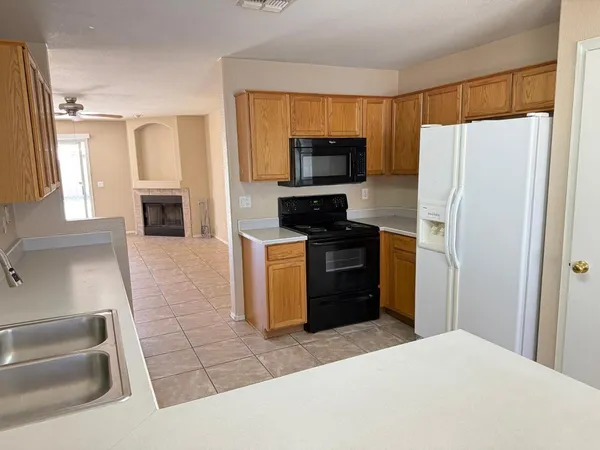 $2,000 | 3623 West Villa Linda Drive, Glendale, AZ 85310