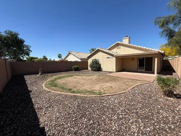 $2,000 | 3623 West Villa Linda Drive, Glendale, AZ 85310