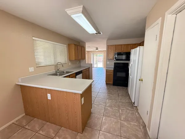 $2,000 | 3623 West Villa Linda Drive, Glendale, AZ 85310