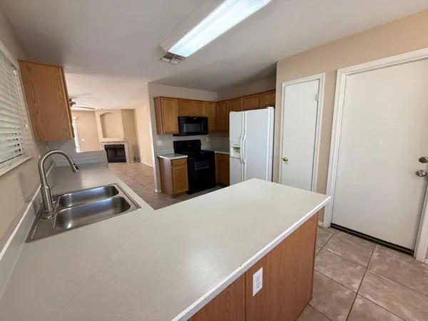 $2,000 | 3623 West Villa Linda Drive, Glendale, AZ 85310