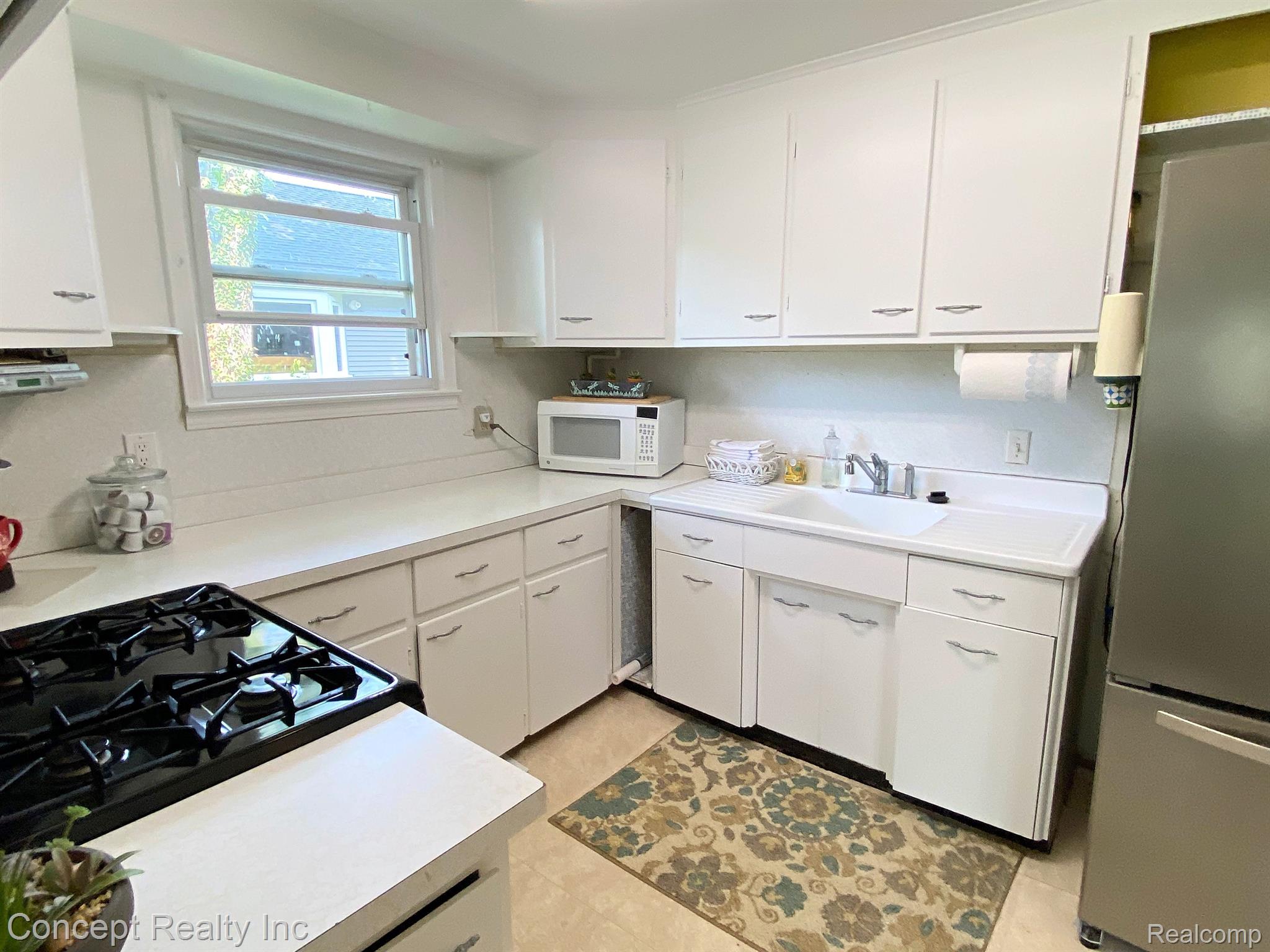8533 Rucker Road Grosse Ile, MI 48138 - Photo 18 of 38 Gallery Image 18