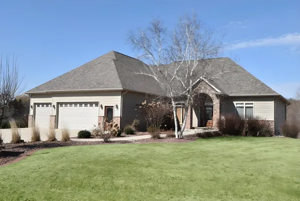 $769,900 | N6393 Tradewinds Circle, Beaver Dam, WI 53916