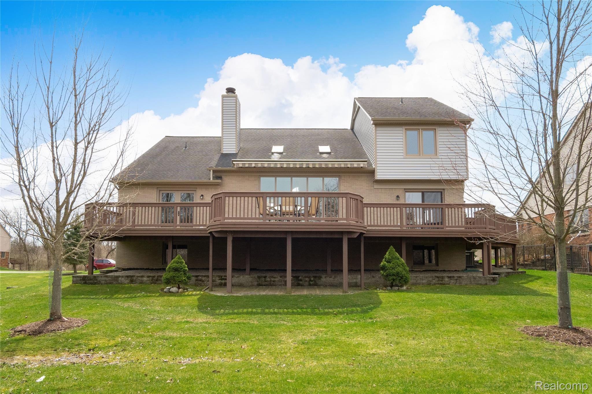 1384 Bembridge Drive Rochester, MI 48307 - Photo 58 of 61 Exteriors (6 of 13).jpg