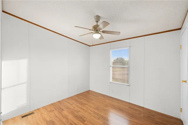 $1,400 | 1099 Private Road 4041, Dime Box, TX 77853