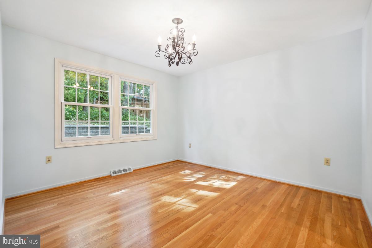 10927 Howland Drive Reston, VA 20191 - Photo 11 of 52 Gallery Image 11