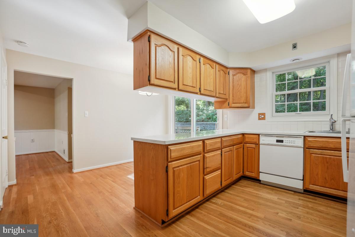 10927 Howland Drive Reston, VA 20191 - Photo 14 of 52 Gallery Image 14