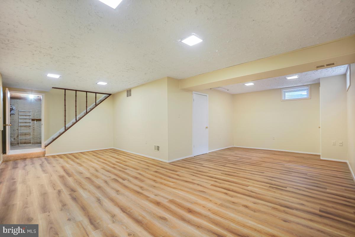 10927 Howland Drive Reston, VA 20191 - Photo 40 of 52 Gallery Image 40