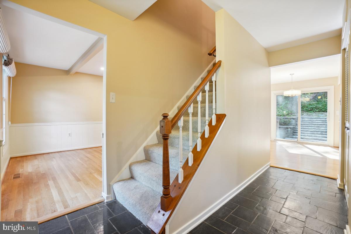 10927 Howland Drive Reston, VA 20191 - Photo 4 of 52 Gallery Image 4
