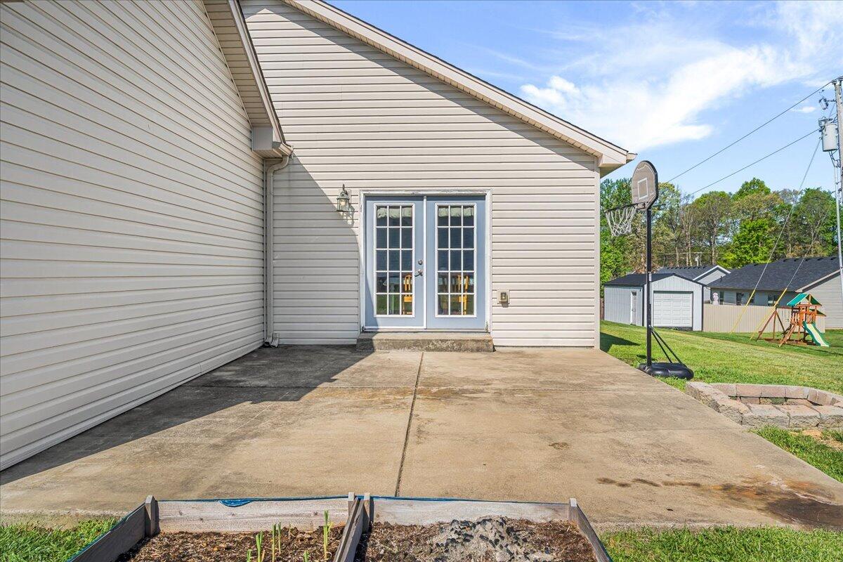 1034 Rueland Drive Lawrenceburg, KY 40342 - Photo 24 of 35 Backyard Patio