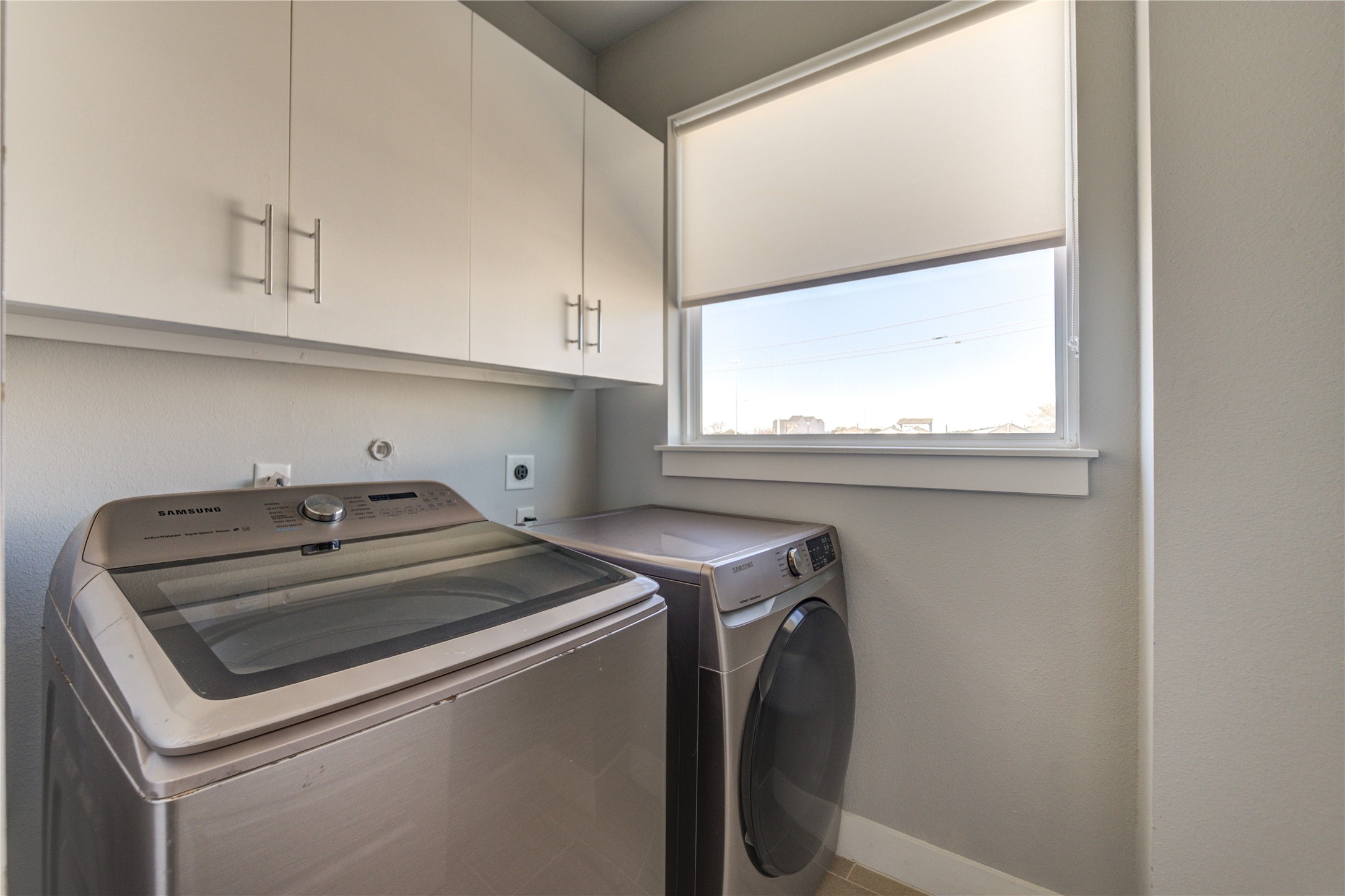 3306 Cline Street Houston, TX 77020 - Photo 30 of 30 a utility room with dryer and washer