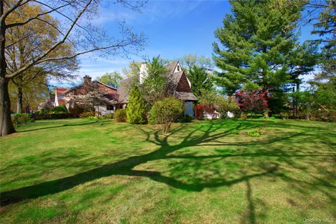 $1,349,000 | 3 Brompton Road, Garden City, NY 11530