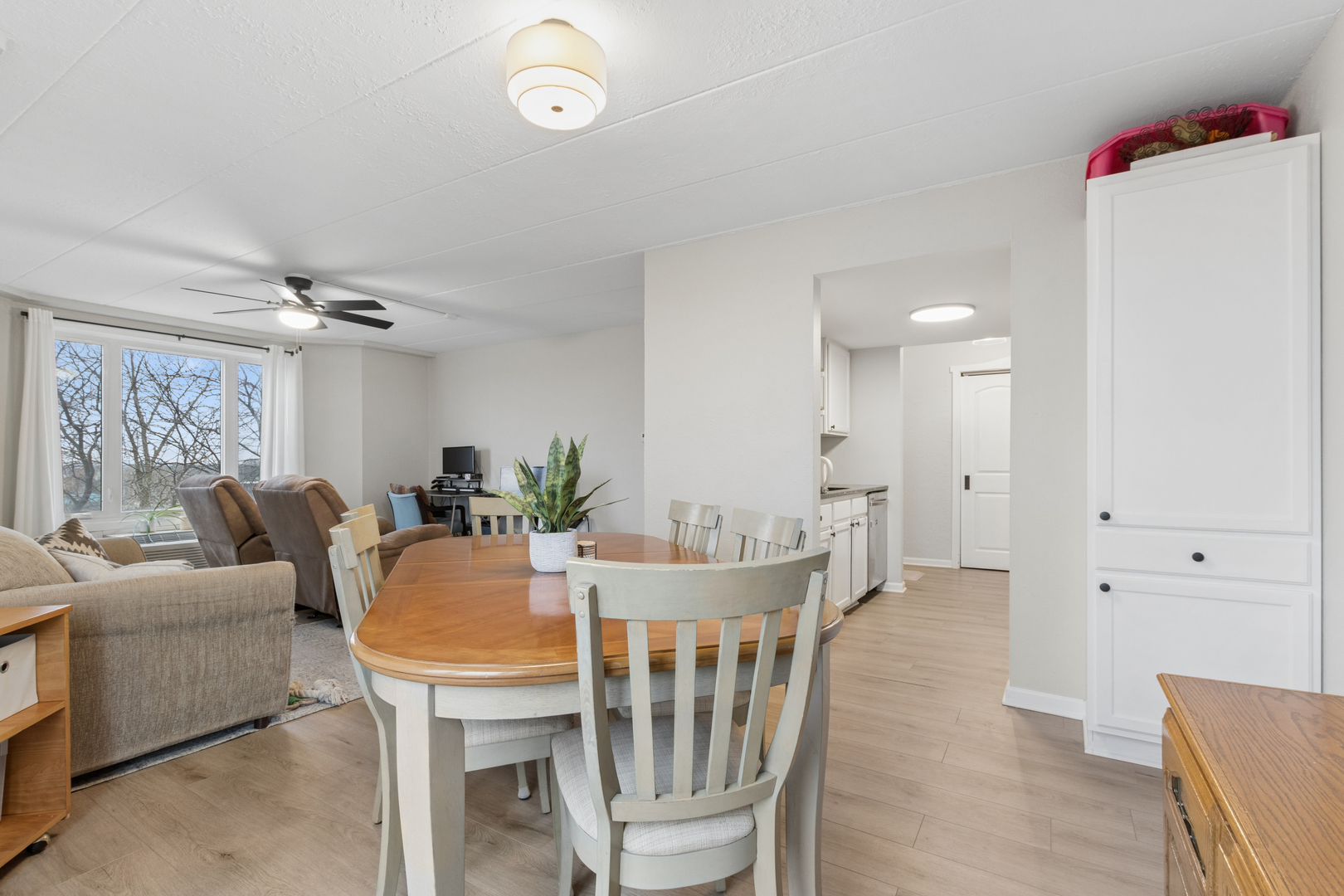 1 Renaissance Place, Unit 717 Palatine, IL 60067 - Photo 7 of 25