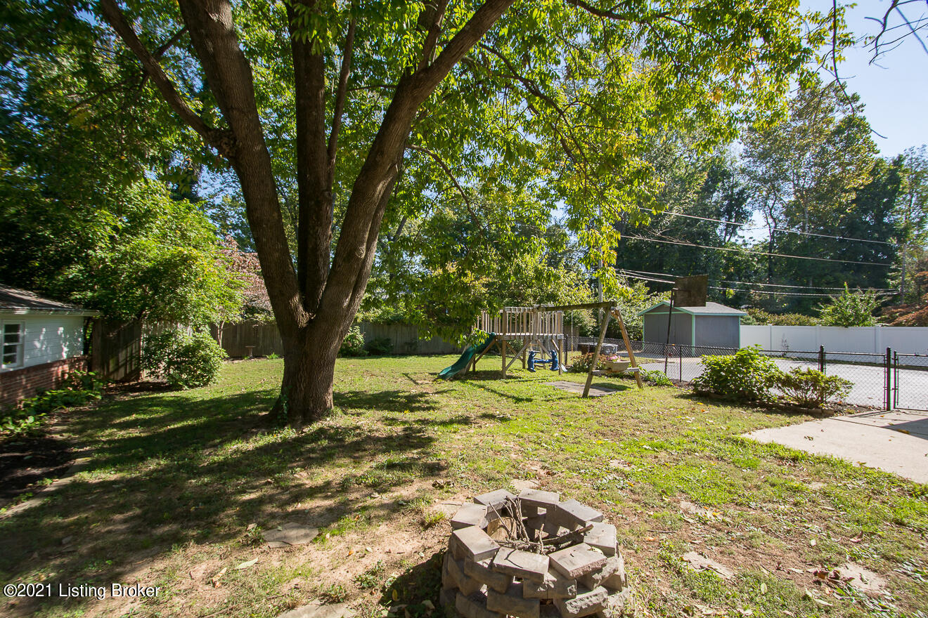 217 Woodcleft Road Louisville, KY 40222 - Photo 53 of 65 Backyard
