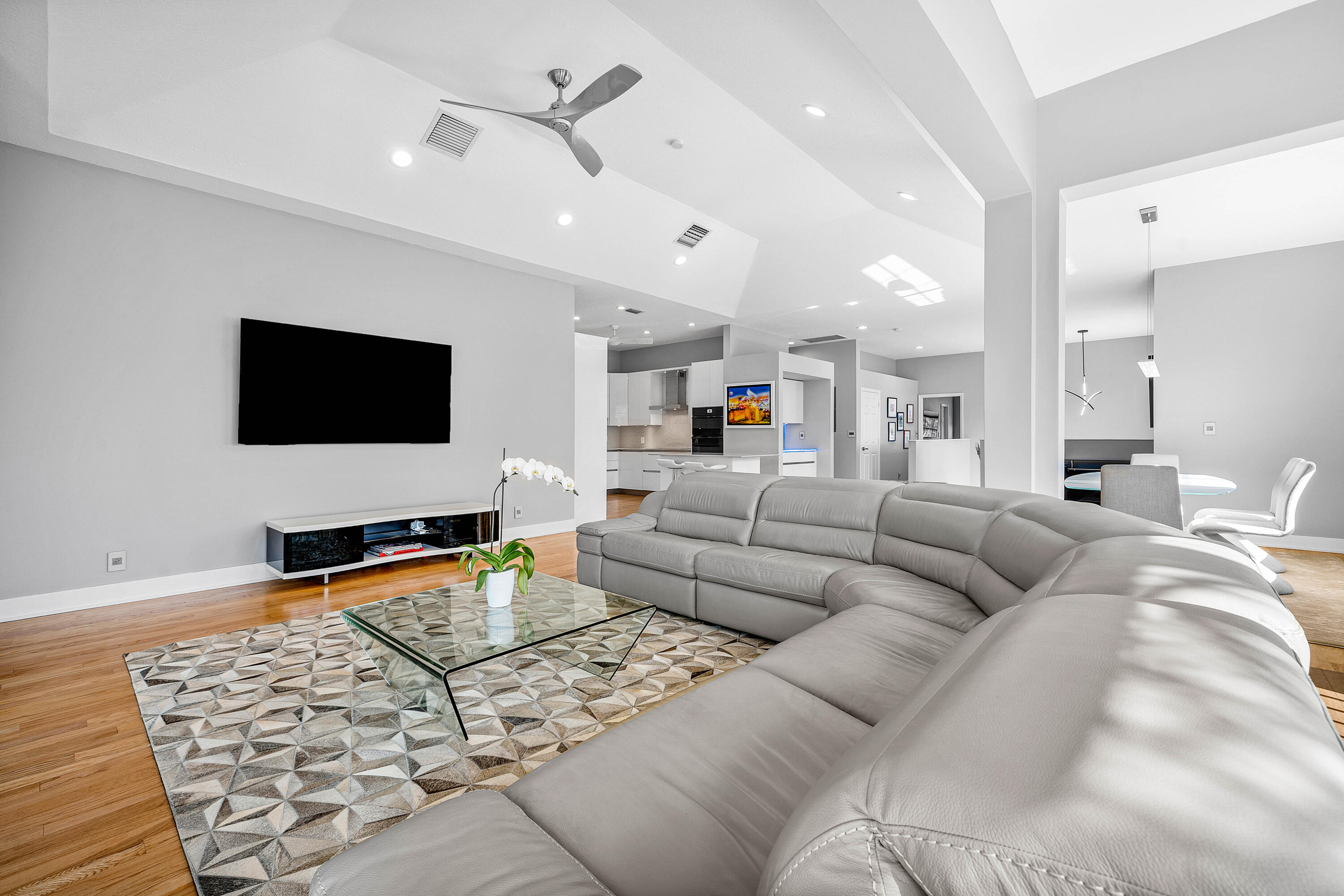 5196 Lake Catalina Drive, Unit B Boca Raton, FL 33496 - Photo 14 of 46 Family Room