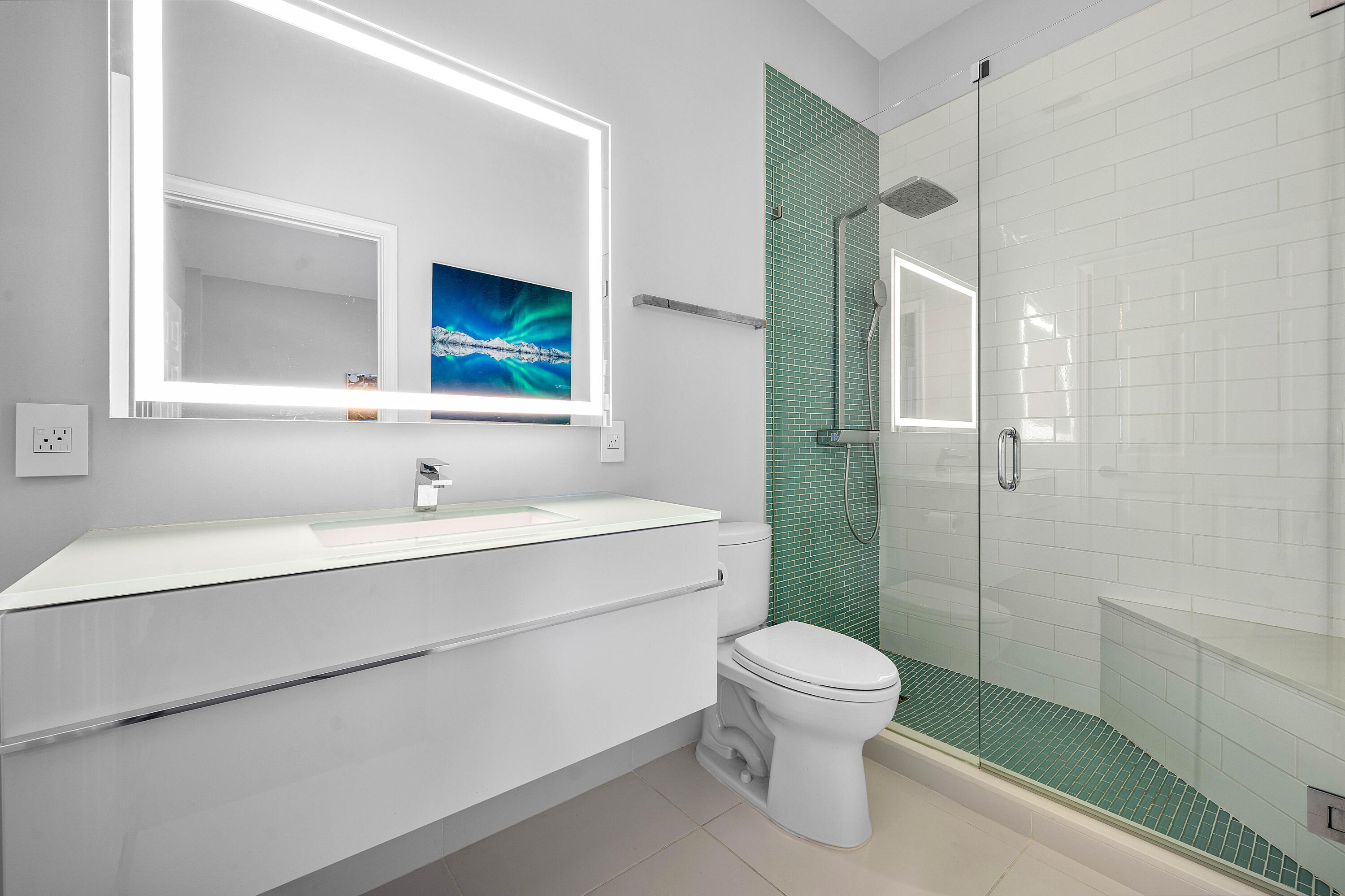 5196 Lake Catalina Drive, Unit B Boca Raton, FL 33496 - Photo 27 of 46 Bathroom 2