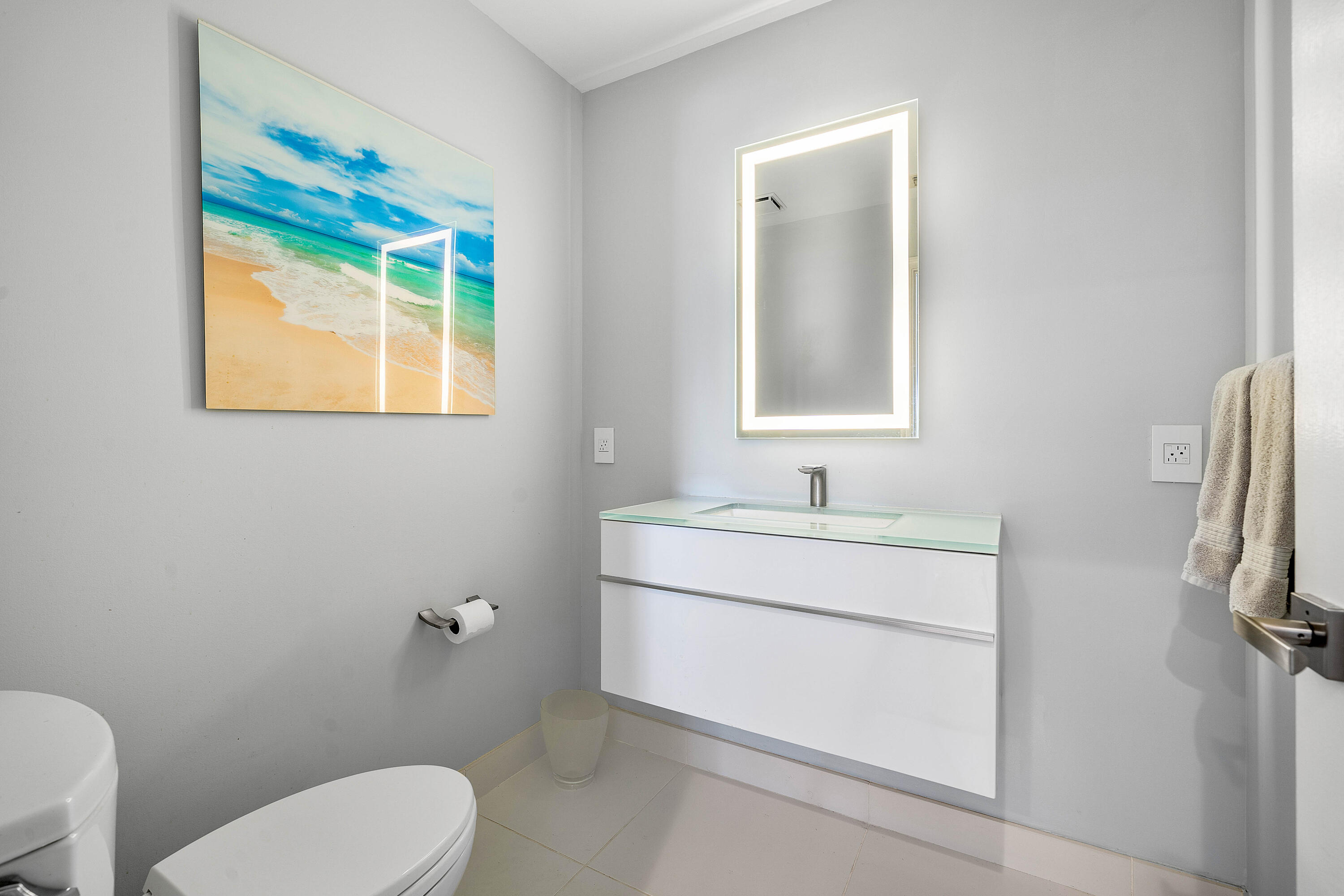 5196 Lake Catalina Drive, Unit B Boca Raton, FL 33496 - Photo 29 of 46 Half Bathroom