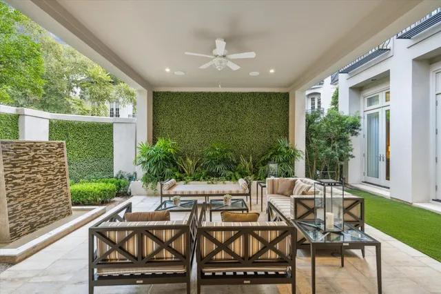 $2,650,000 | 20 Eaton Square, Houston, TX 77027