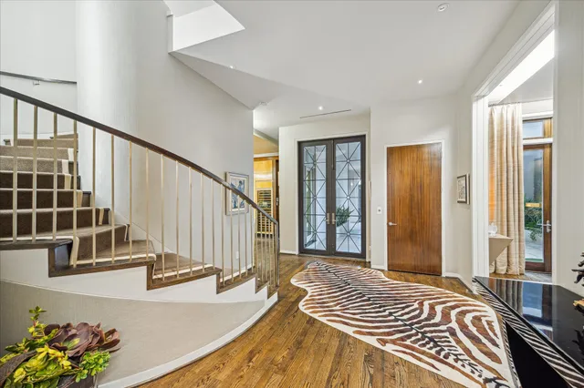 $2,650,000 | 20 Eaton Square, Houston, TX 77027