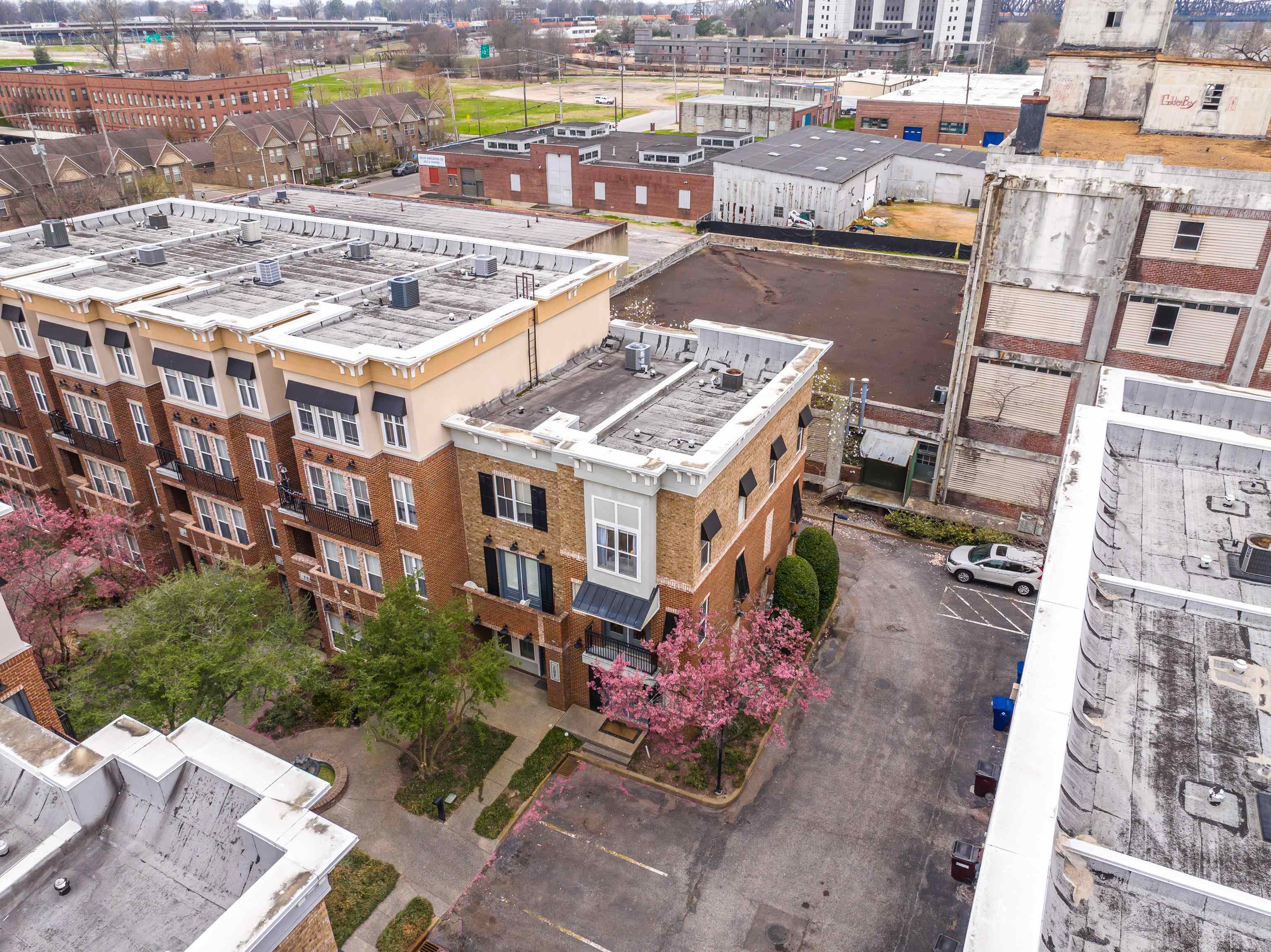79 Shoemaker Court, Unit 108 Memphis, TN 38103 - Photo 29 of 33 a view of a city with tall buildings