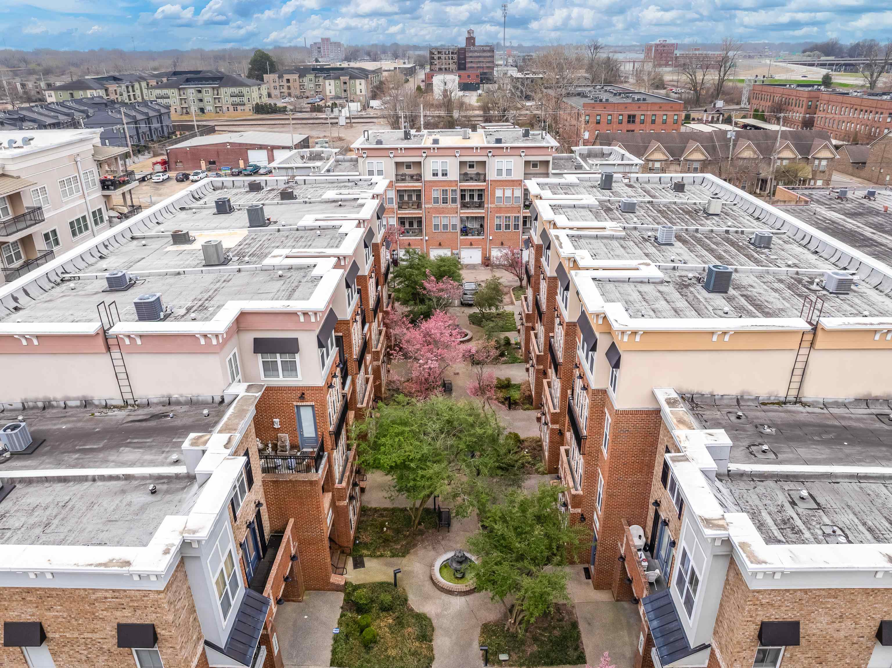 79 Shoemaker Court, Unit 108 Memphis, TN 38103 - Photo 30 of 33 an aerial view of multiple house