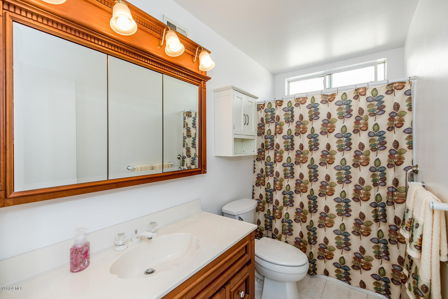5658 Bloomfield Street Simi Valley, CA 93063 - Photo 12 of 26 5658 Bloomfield St Simi Valley-large-017