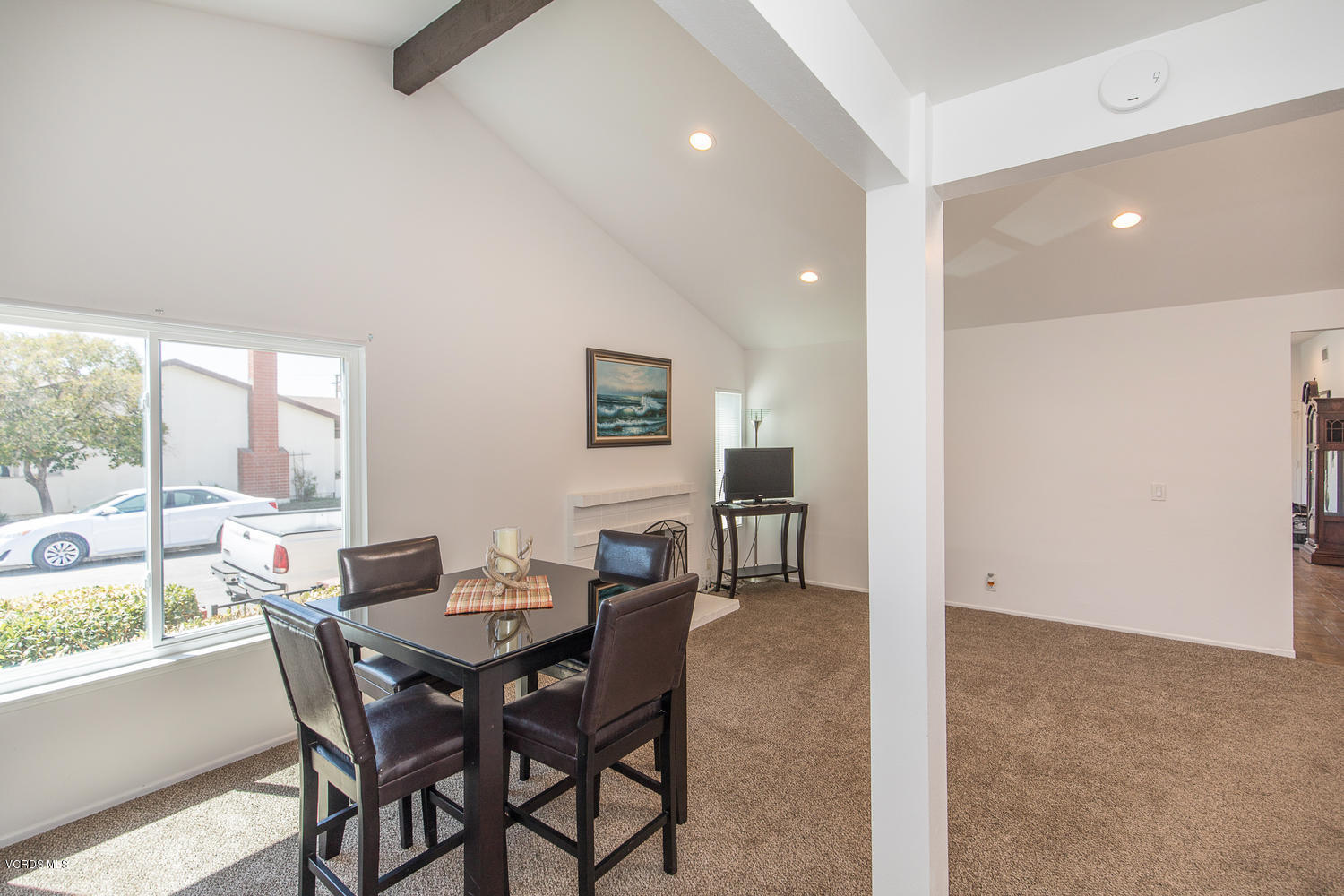 5658 Bloomfield Street Simi Valley, CA 93063 - Photo 16 of 26 5658 Bloomfield St Simi Valley-large-008