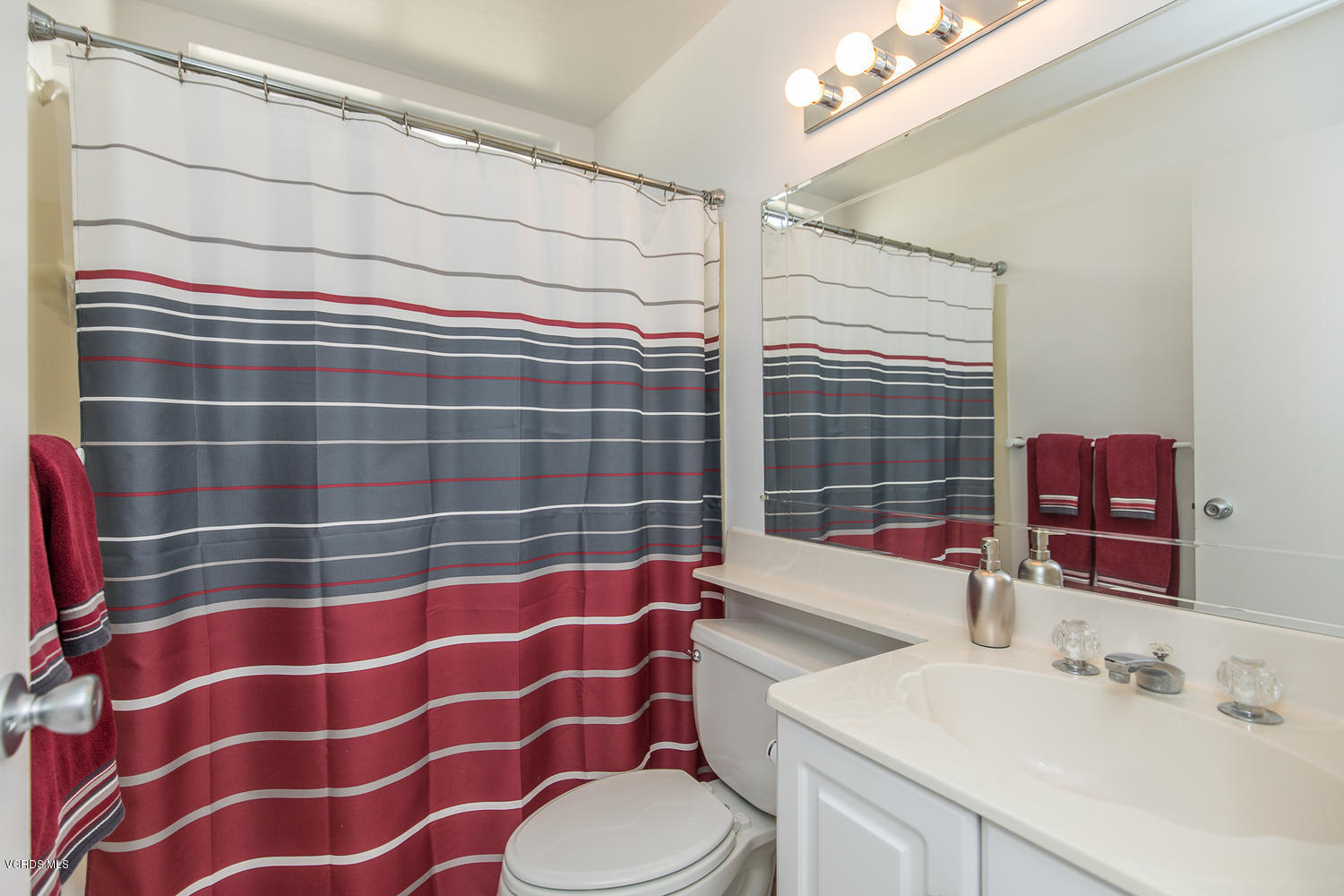 5658 Bloomfield Street Simi Valley, CA 93063 - Photo 21 of 26 5658 Bloomfield St Simi Valley-large-014