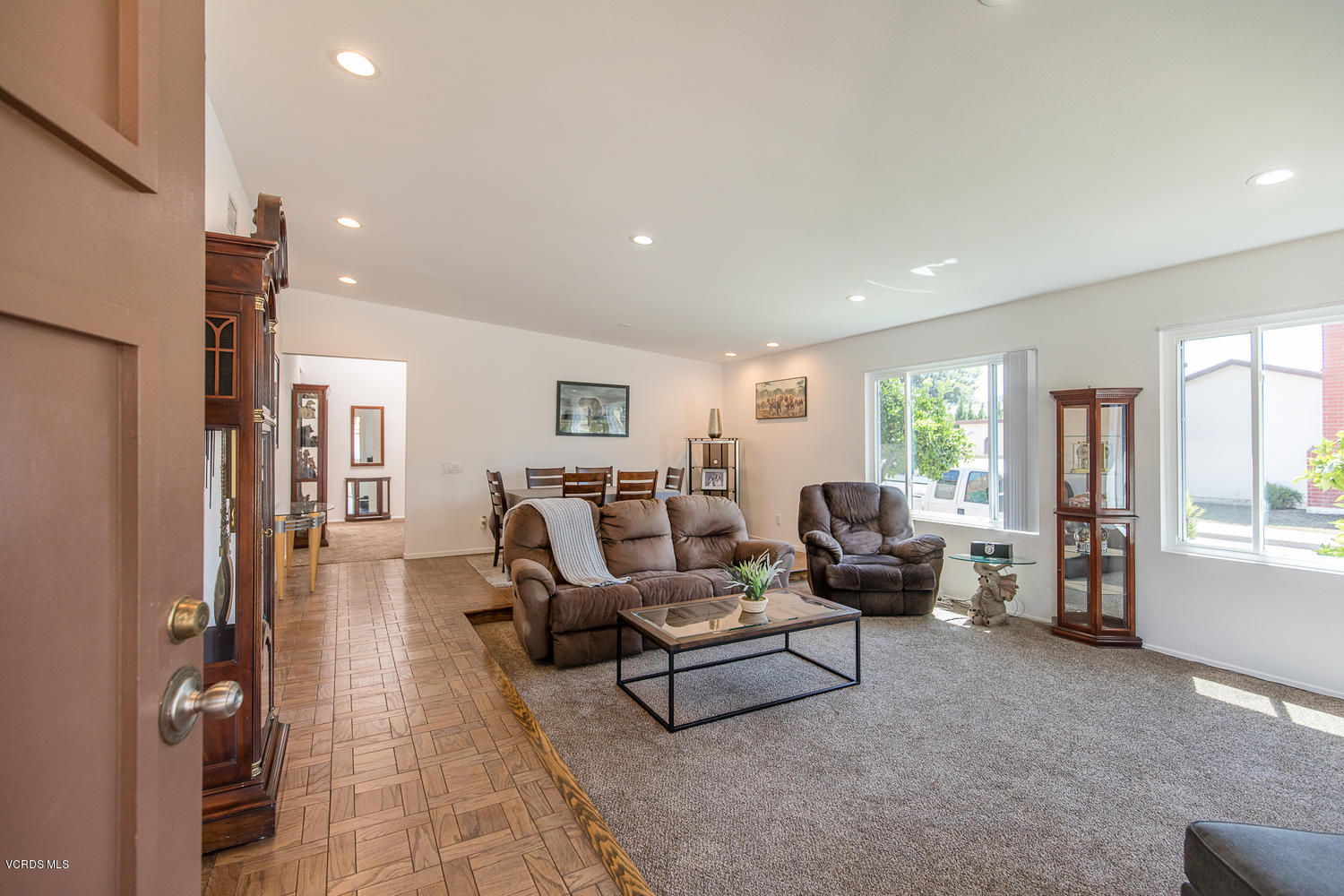 5658 Bloomfield Street Simi Valley, CA 93063 - Photo 5 of 26 5658 Bloomfield St Simi Valley-large-019