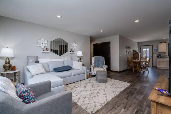 $2,400,000 | 220 Maple Avenue Southwest, Elysian, MN 56028